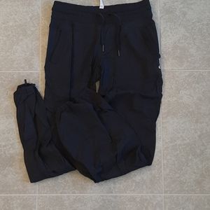 Lululemon black studio pant